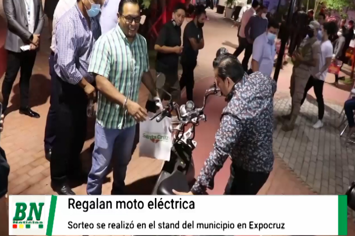 Lee más sobre el artículo Regalan motocicleta eléctrica en el stand del municipio en la Expocruz