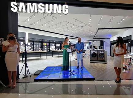 Lee más sobre el artículo Samsung invita a vivir una multiexperiencia en innovación, tecnología y conectividad en su tienda más grande de Bolivia