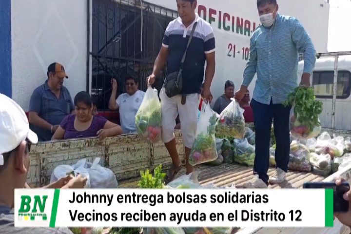 Lee más sobre el artículo Johnny entrega bolsas solidarias a barrios alejados, vecnos del Distrito 12 son beneficiados