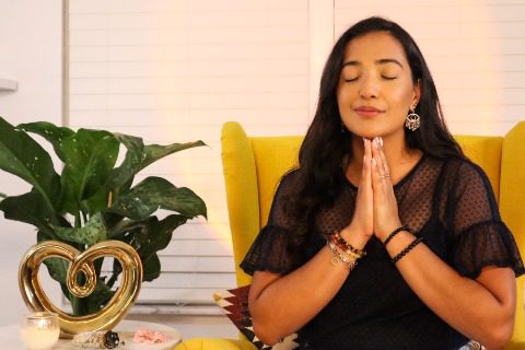 Lee más sobre el artículo La sanadora y comunicadora espiritual colombiana Lina Rose lanza su Podcast ‘Confiar y Fluir’