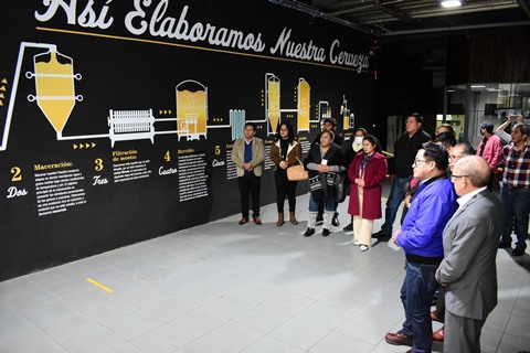 Lee más sobre el artículo CBN recibe un homenaje de la Cámara de  Diputados en una visita  a la Cervecería La Paz