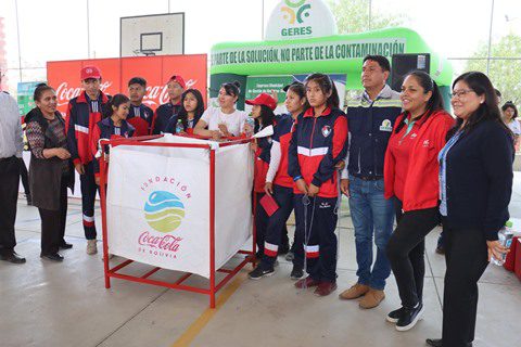 Lee más sobre el artículo Sacaba sin Residuos: Fundación Coca-Cola de Bolivia lanza programa EducaPET en beneficio de 50 unidades educativas